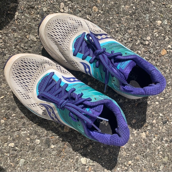 ❗️SALE❗️Saucony // Women’s Ride 10 Runnings Shoes (Flaw) - Picture 4 of 8
